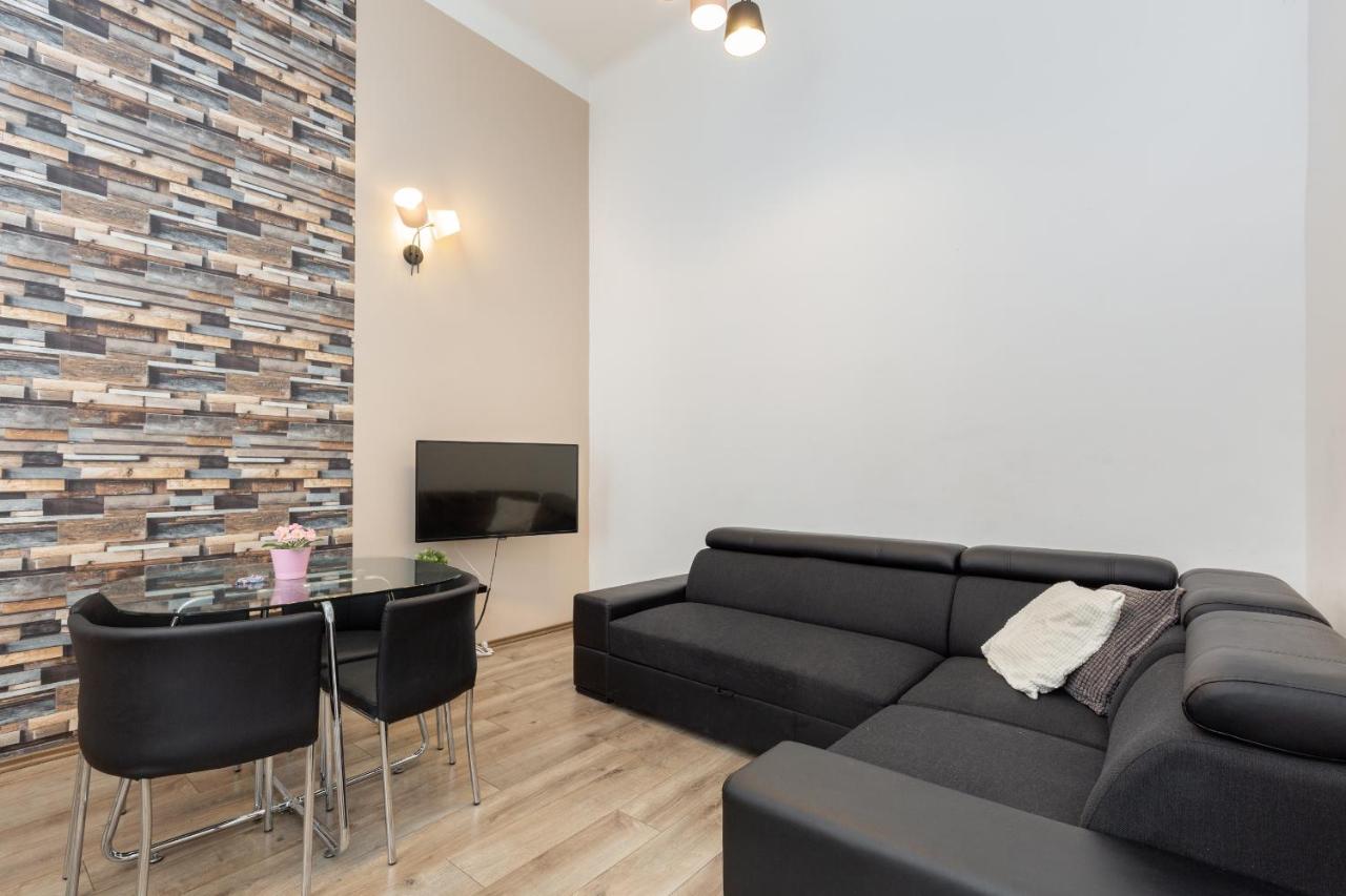 D78 Dohany Apartment — Photos 2